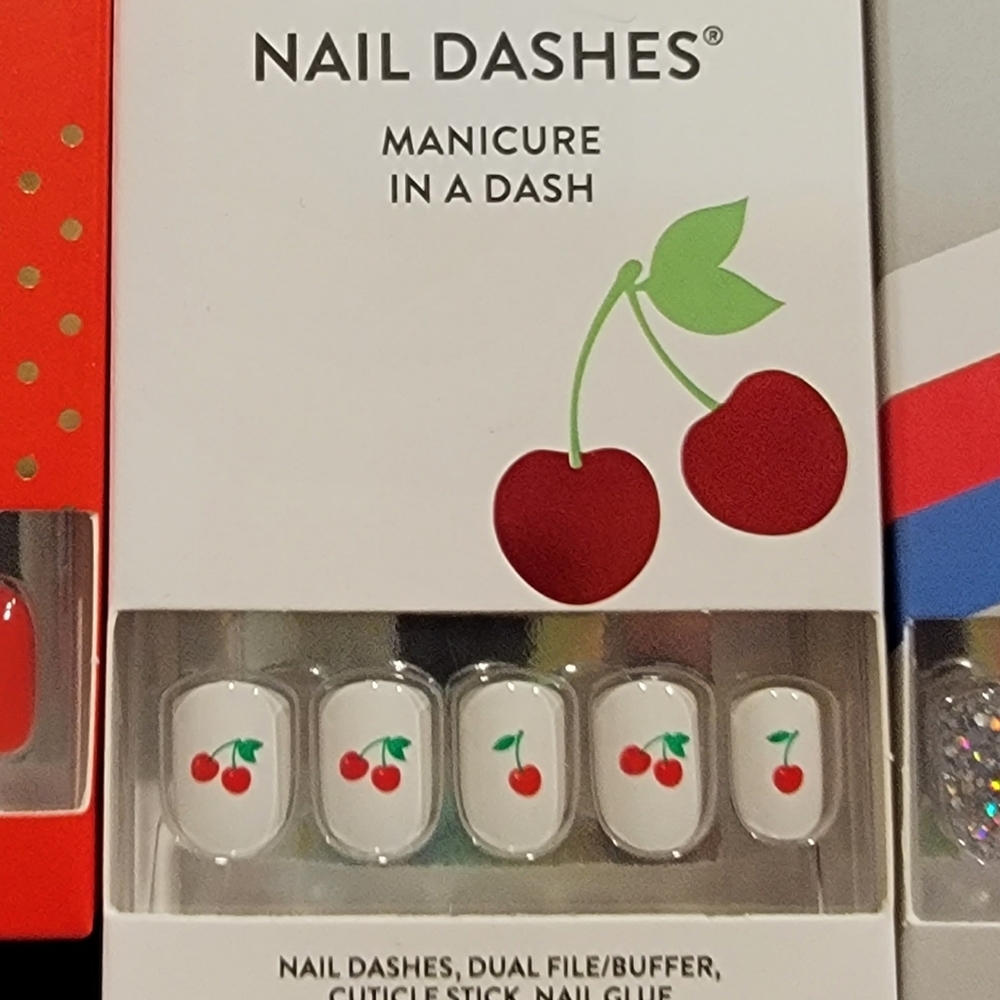 Red Aspen Nail Dashes 💅